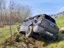Incidente sulla bretella Ivrea - Santhià: auto scavalca il guard rail e finisce tra i prati Incidente sulla bretella Ivrea - Santhià: auto scavalca il guard rail e finisce tra i prati