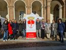 persone in piazza