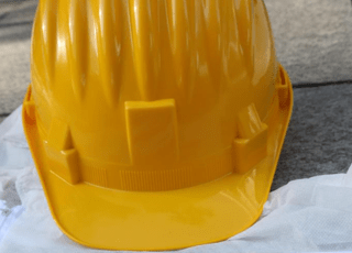 Travolto dal cemento, muore operaio in azienda in provincia di Roma Travolto dal cemento, muore operaio in azienda in provincia di Roma