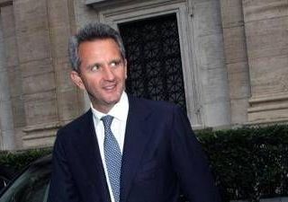 Mediobanca, rinvio assemblea allunga e complica la ‘scommessa’ su Banca Generali Mediobanca, rinvio assemblea allunga e complica la ‘scommessa’ su Banca Generali