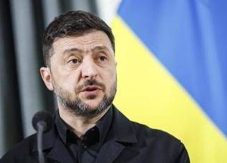 Ucraina, attesa per nuovi colloqui ma Russia colpisce senza tregua. Zelensky: "Il male va fermato" Ucraina, attesa per nuovi colloqui ma Russia colpisce senza tregua. Zelensky: "Il male va fermato"
