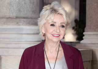 Enrica Bonaccorti e l'abbraccio con Renato Zero, il retroscena a 'La volta buona' Enrica Bonaccorti e l'abbraccio con Renato Zero, il retroscena a 'La volta buona'