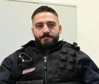 Scontri a Torino, parla l'agente aggredito: "Mi hanno spinto giù, ho avuto paura" Scontri a Torino, parla l'agente aggredito: "Mi hanno spinto giù, ho avuto paura"