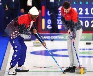 Snoop Dogg e il curling, scoppia l'amore a Milano Cortina