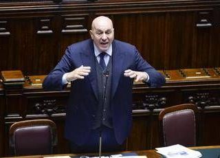 Iran, Crosetto: "Blitz non comunicato ad alcun Paese Ue, io a Dubai dopo mia valutazione"