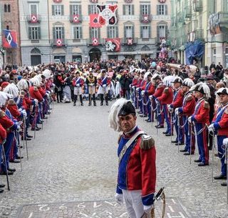 Carnevale di Ivrea: gli undici ufficiali ritirano l'ascia di guerra e rinunciano alla sospensiva Carnevale di Ivrea: gli undici ufficiali ritirano l'ascia di guerra e rinunciano alla sospensiva