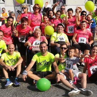 I ragazzi di Hope Running e, sotto, Roberto Ecosse