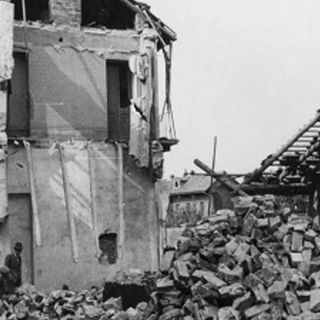Un'immagine dei bombardamenti di Chivasso