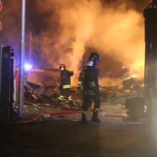 Incendio alla Darkem di Scarmagno, rinvio a giudizio per i fratelli accusati di aver causato il rogo