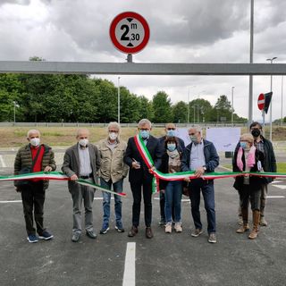 Inaugurato un nuovo parcheggio in via Orti a Chivasso: 129 posti auto per chi va al mercato