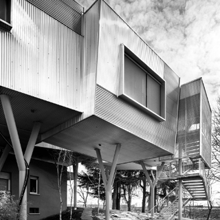 Arriva la mostra fotografica “Architetture Chieresi Contemporanee: 1945-2023” a Chieri