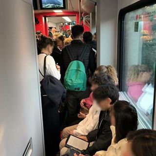 Una immagine del sovraffollamento sulla Torino-Ivrea