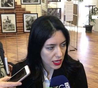 Conferma del Ministro Azzolina: a settembre a scuole con metà in classe e metà collegati via internet