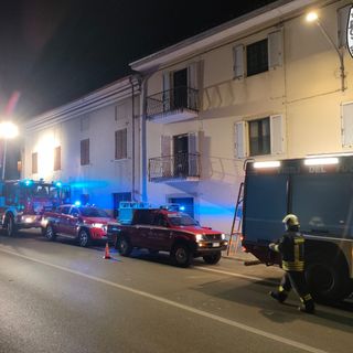Borgofranco di Ivrea, incendio di una canna fumaria: intervengono i vigili del fuoco