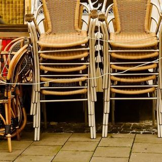 A Torino tornano bar e ristoranti, ma 3 serrande su 10 rimarranno abbassate. &quot;Con la movida rischio assembramenti&quot;