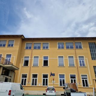 Chivasso si tira a lucido per l’inizio della scuola: lavori agli edifici e nelle aree gioco