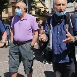 Palloncini bianchi e &quot;bikers&quot;: parte la protesta contro la Torteria di Chivasso in sostegno di Ciccio Maletta