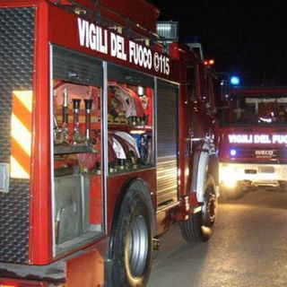 Settimo Torinese, nella notte a fuoco alloggio in una palazzina