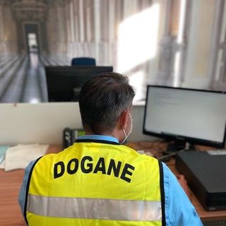 Sette container di merce senza requisiti di sicurezza: maxi sequestro delle Dogane di Torino