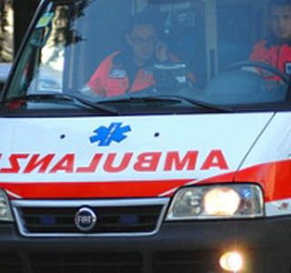 Mazzè: pensionato si schianta con l'auto contro il muro e muore