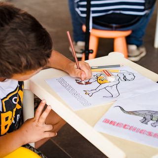 Con DINOSAURS EXPERIENCE a JollyLAND vivi un'estate di animazioni e divertimento giurassico per tutta la famiglia a Vinovo