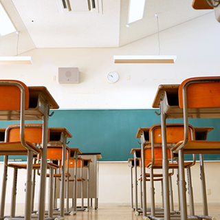 Pd e Luv attaccano: &quot;La Regione taglia i fondi scuola. 55 mila famiglie rischiano di restare senza voucher&quot;