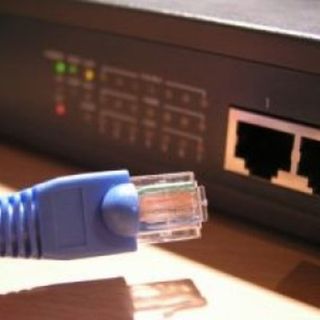 Frodi finanziarie via Internet: il pericolo corre sulle onde del wifi