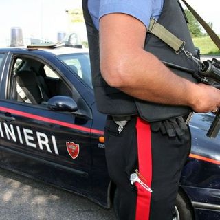 Chivasso, cittadini segnalano ai carabinieri due uomini sospetti: fermati &quot;topi d'auto&quot;
