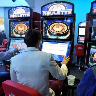 Gioco d'azzardo patologico, la giunta approva il disegno di legge. Ora parola al Consiglio regionale