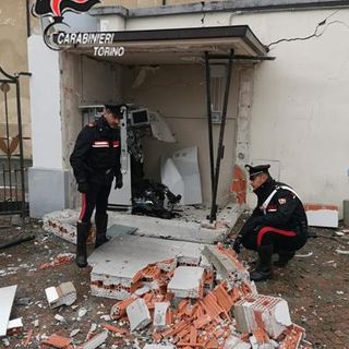 Assaltano due Bancomat a Vische e Tonengo di Mazzè, messi in fuga dai Carabinieri
