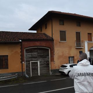 Caselle: morta Luciana Cat Berro, la 65enne colpita dal figlio con una sparachiodi alla testa