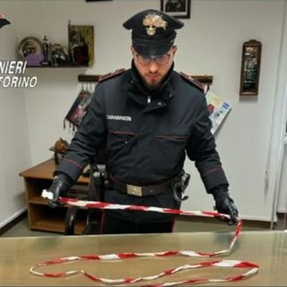 Settimo Torinese, denunciati i 9 ragazzi che hanno teso un nastro in strada di notte: hanno meno di 16 anni