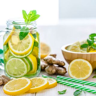 Combattere la stagione fredda con acqua e limone