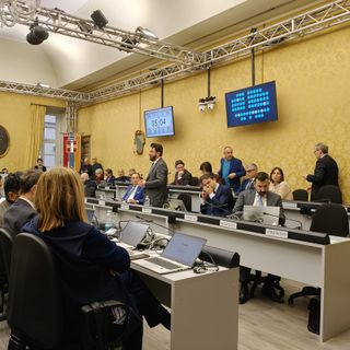 La Regione mette i soldi per l'ex Asa, ma passa la linea dei partiti