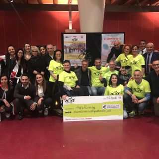 I ragazzi di Hope Running con i fondi donati da Venaria