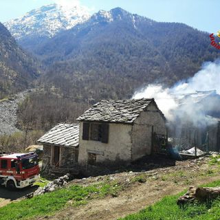 incendio casa viù