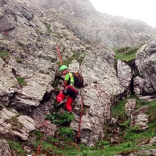 Una caduta accidentale ha causato il decesso del pensionato 71enne il cui corpo è stato ritrovato ad Alpette