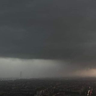nuvolone nero su torino