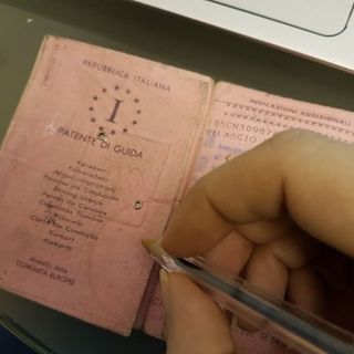 Patenti, carte d’identità e altra documentazione scaduta: tutte le proroghe previste, vista l’emergenza
