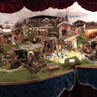 La Regione scrive ai presidi del Piemonte: &quot;Promuovete presepe e canti natalizi nella scuole&quot; (VIDEO)