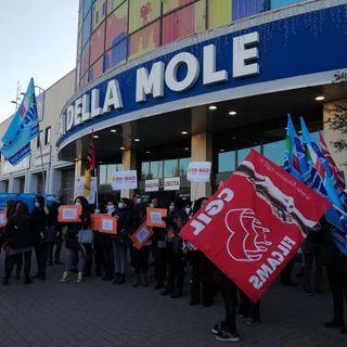 Ex Auchan-Conad, dopo la protesta di lunedì i sindacati si preparano a incontrare la sindaca Appendino