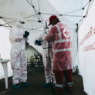 Ingresso di un paziente nel reparto Covid