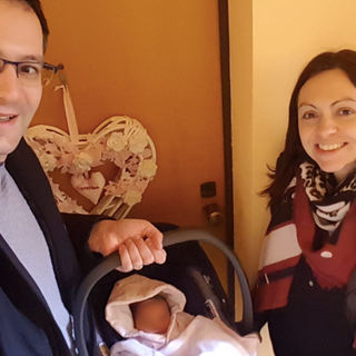 La vita più forte del Coronavirus, il sindaco diventato papà ai tempi del Covid-19: “Vi racconto la mia esperienza” [VIDEO]