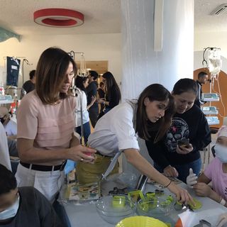 Biscotti per i piccoli pazienti del Regina Margherita: le sorelle Parodi si mettono ai fornelli [VIDEO e FOTO]