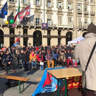 Le bollette, le telefonate delle banche per i mutui, la spesa fatta dagli amici: ecco le vere facce della Vertenza Torino [FOTO e VIDEO]