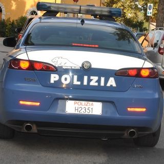 auto della polizia - foto d'archivio