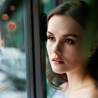 Le escort ai tempi del Coronavirus, sopravvivono grazie ad uno schermo