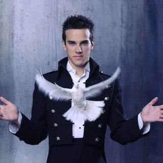 Al Teatro Comunale di Cossato il one man show del giovane talento italiano della magia internazionale diretto da Arturo Brachetti