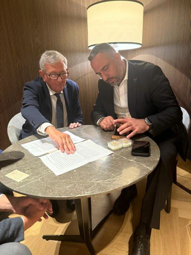 L'incontro tra i due sindaci di Chivasso e Betlemme