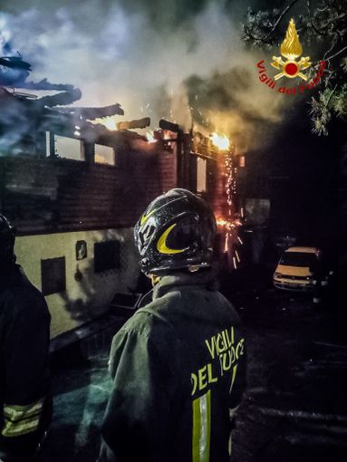 Il rogo dell'abitazione Il rogo dell'abitazione